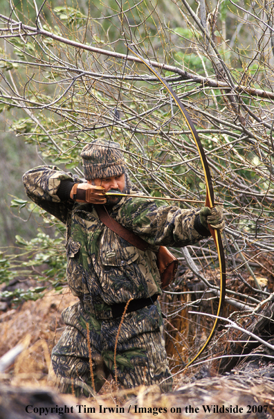 Bowhunter drawn.