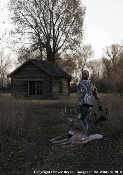 Bowhunter with Whitetail Deer (Original image # 11049-015.26D)